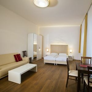 Studio met een King Size Bed